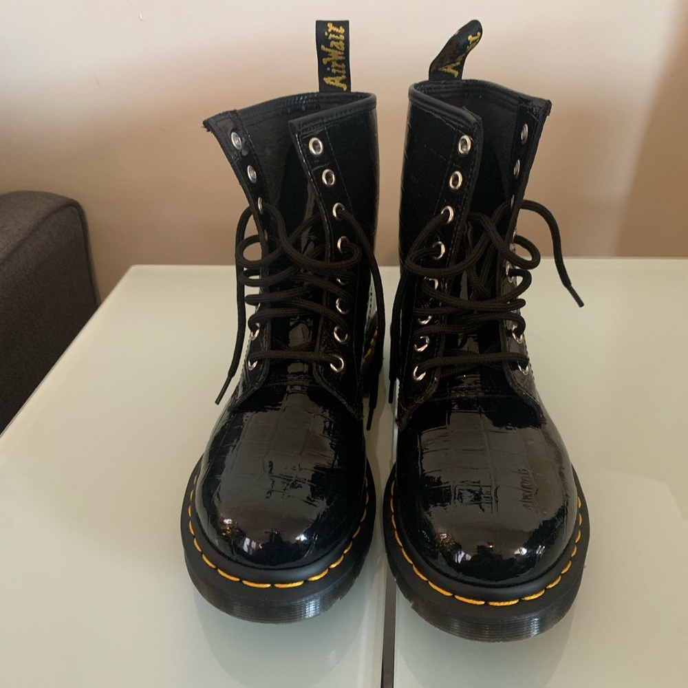 Gently Used Dr. Martens 1460 W Patent Lamper Faux-Croc Embossed Boots Size 7